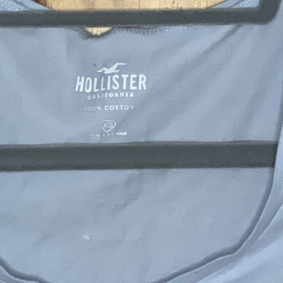 Hollister V-neck tee - Picture 2 of 2
